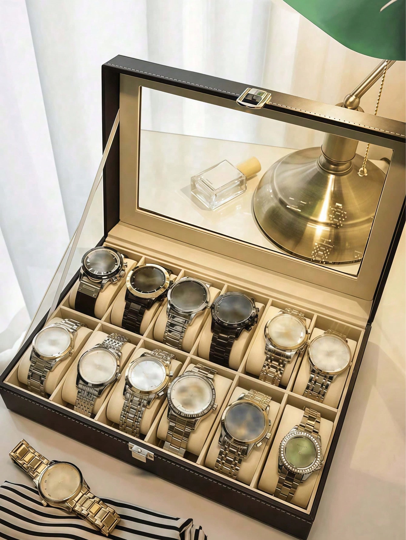 Skórzane pudełko na zegarki z  – Men'S Accessories Rack recenzja i cena